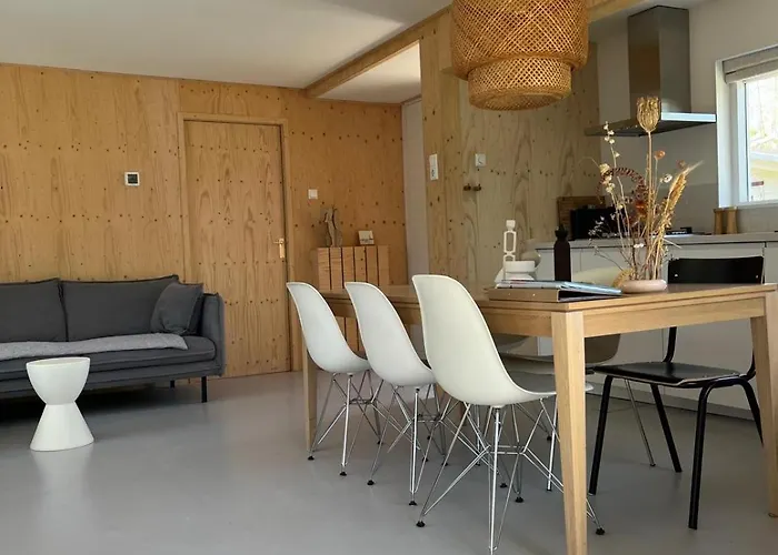 Gezellige Op Steenworp Afstand Het